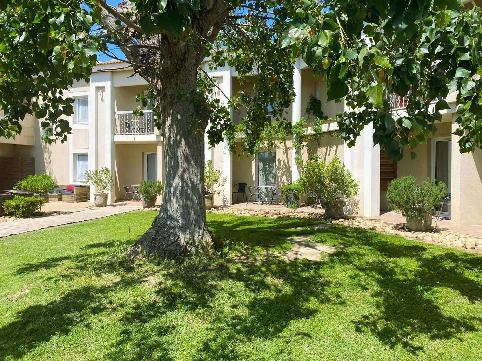 Hotel Des Ponts D'arles