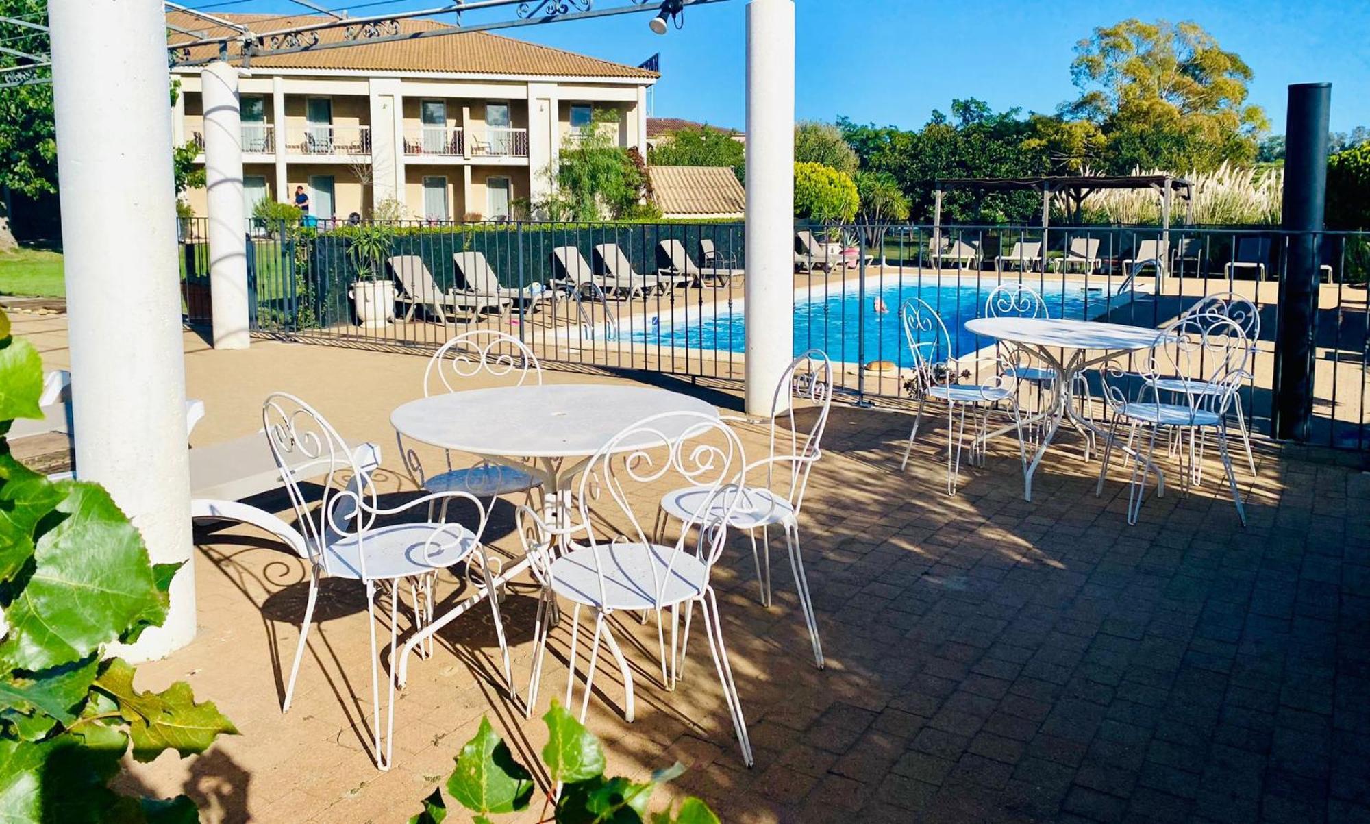 Des Ponts D'arles Hotel