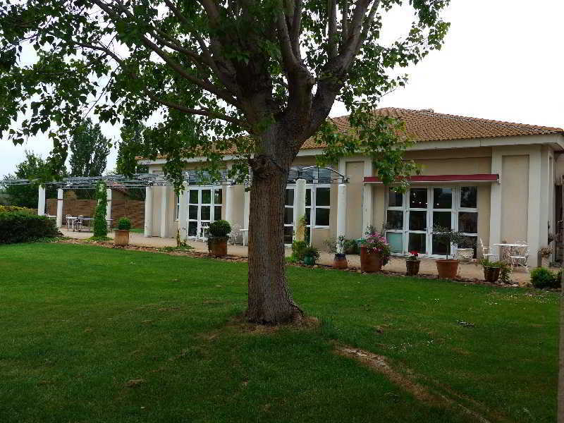 Hotel Des Ponts D'arles 3*